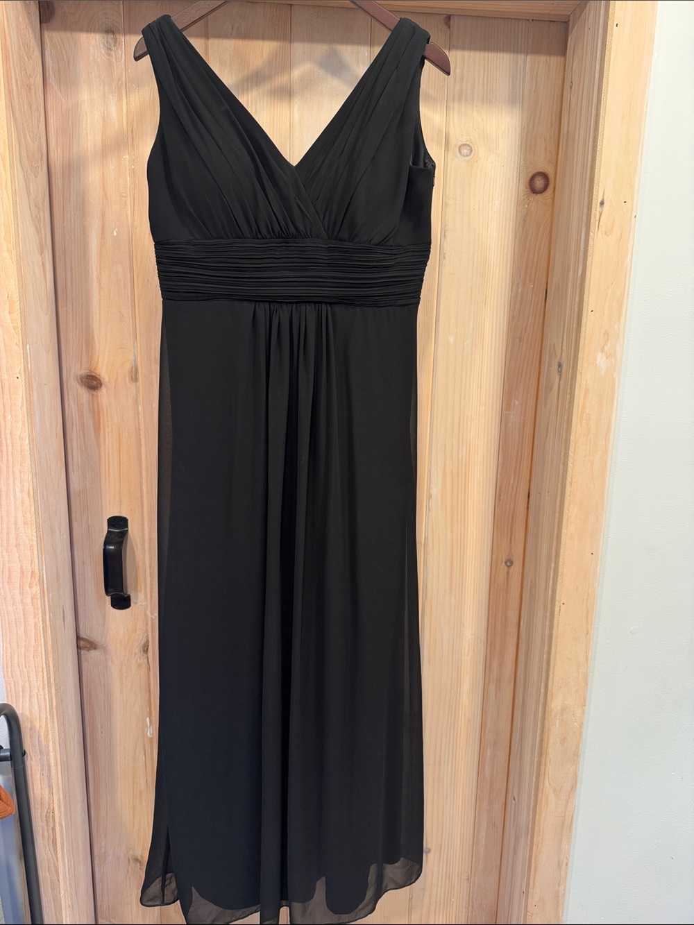 Bill Levkoff Black V-Neck Sleeveless Evening Dress